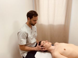 ostéopathe arènes consultation